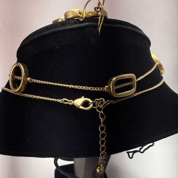 Vintage Gold-Tone Y2K Geometric Necklace and Earring Set - Picture 7 of 13